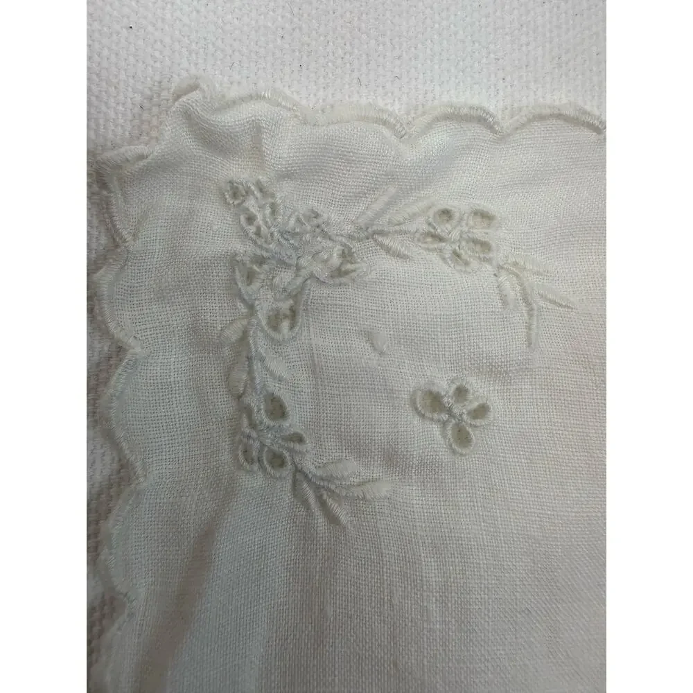 Vintage Linen Cocktail Napkins Set of 8 Embroidered Scalloped Edge 12x12 Cottage